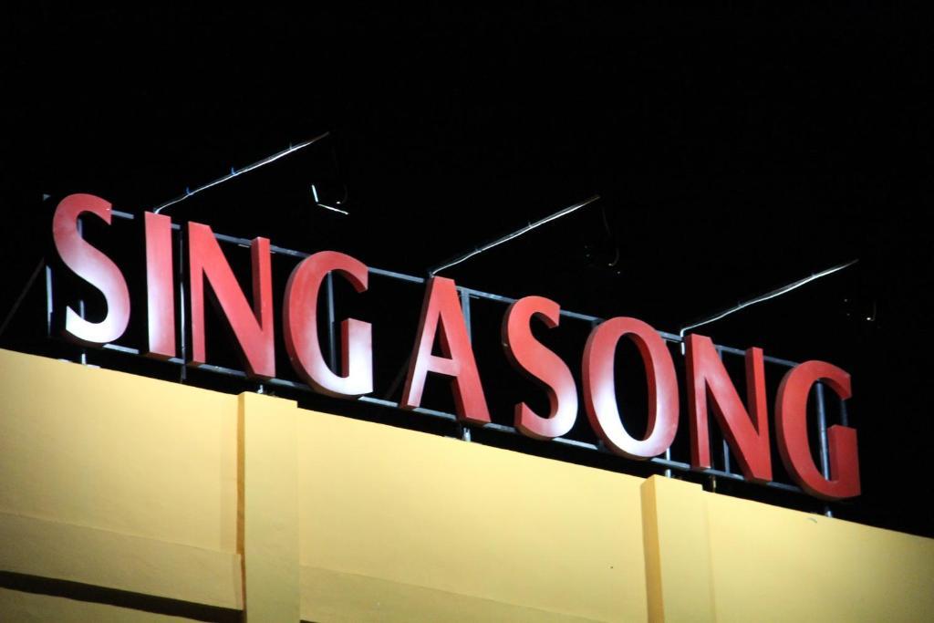 Hotel Sing A Song Pematangsiantar Εξωτερικό φωτογραφία